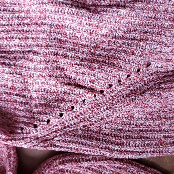 Universal Threads sweater - Picture 3 of 5